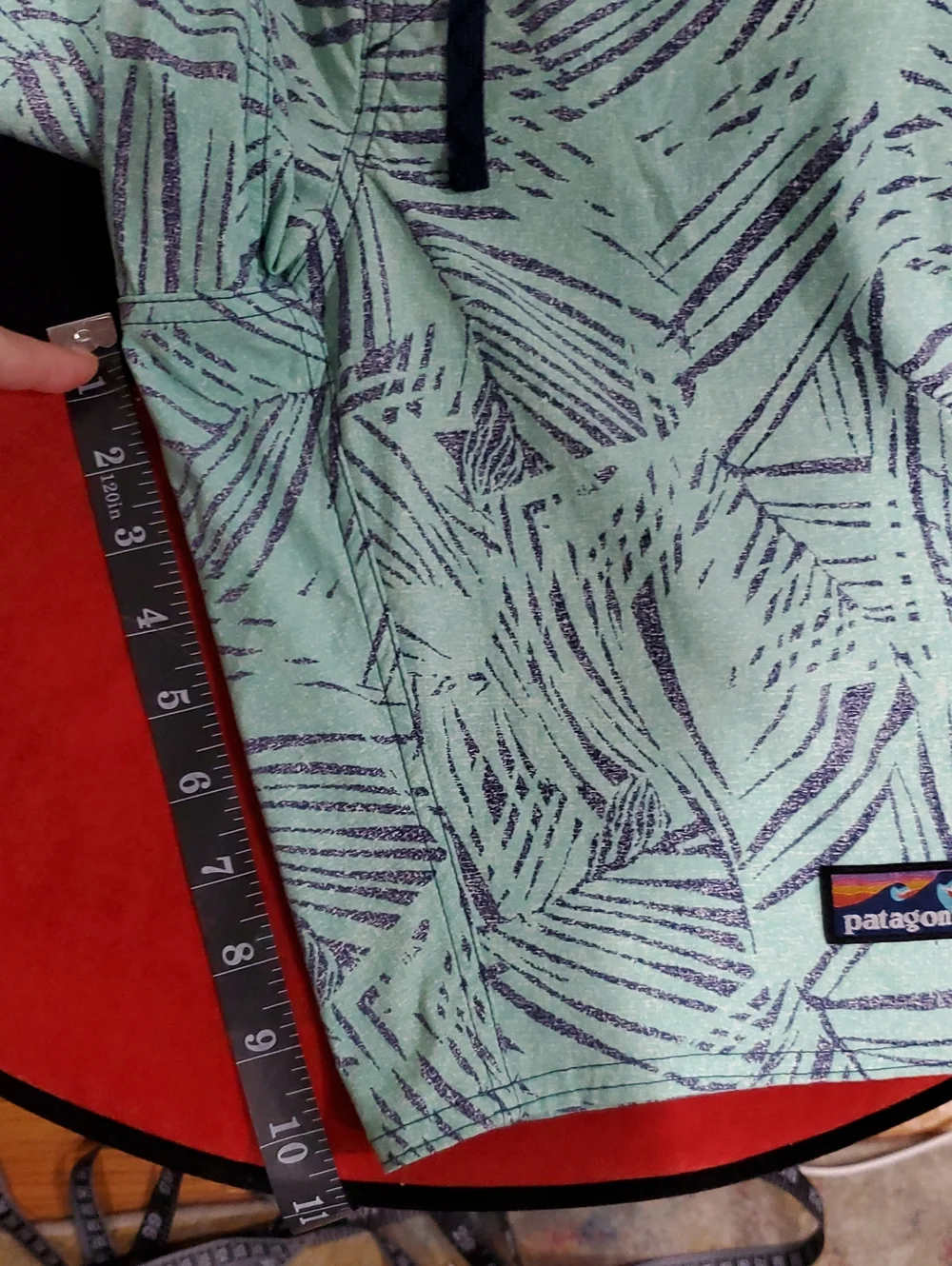 Patagonia Stretch Wavefarer Boardshorts In Rain Fern Speckle Green Size 30
